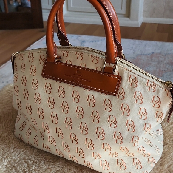 Very Pretty Dooney & Bourke Leather and Canvas Satchel - Picture 3 of 9